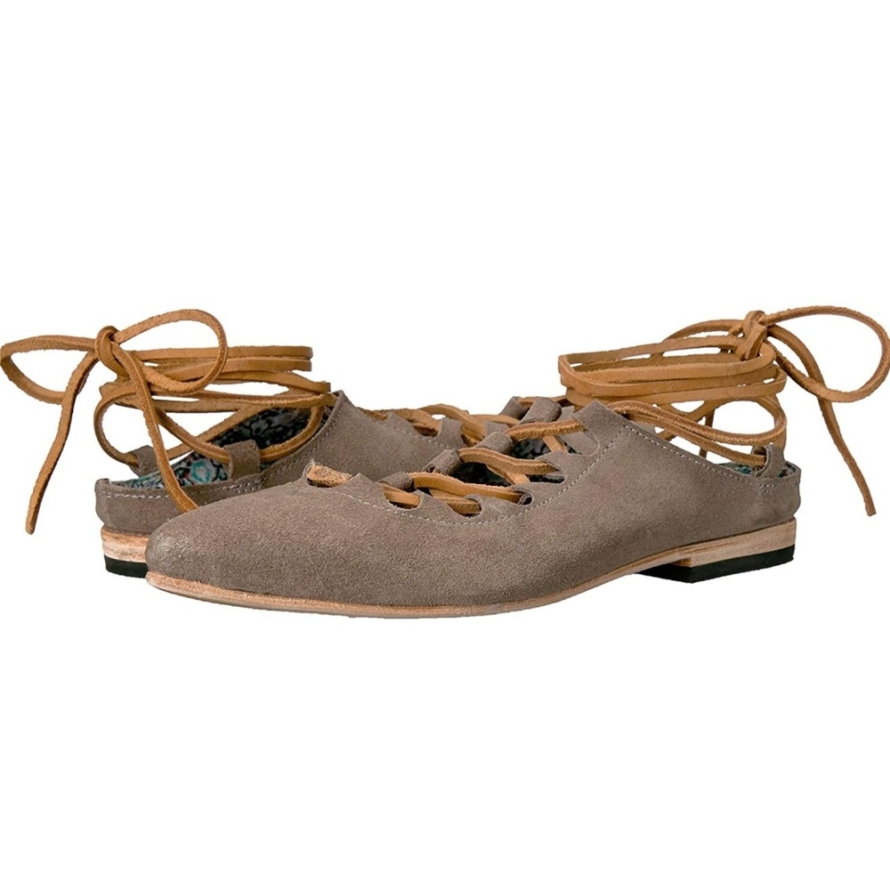 Darling Freebird Lace-Up Flats - Picture 2 of 5